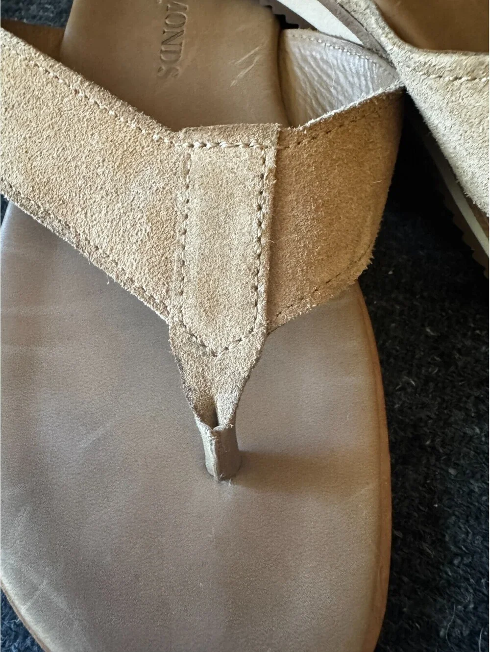 Allen Edmonds Suede Flip Flops in Camel - Men's 10